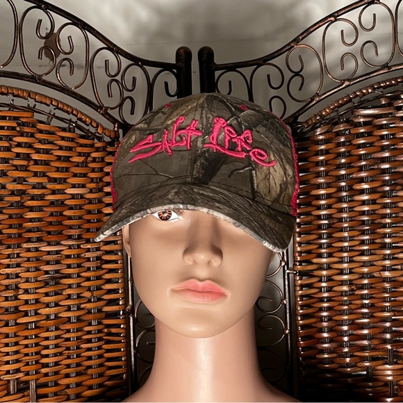 Camouflage‎ and pink ball cap women's One Size Fits Most that says" Salt Life " - Picture 1 of 7